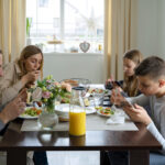 A Family Guide to Healthy Tech Habits in the Digital Age